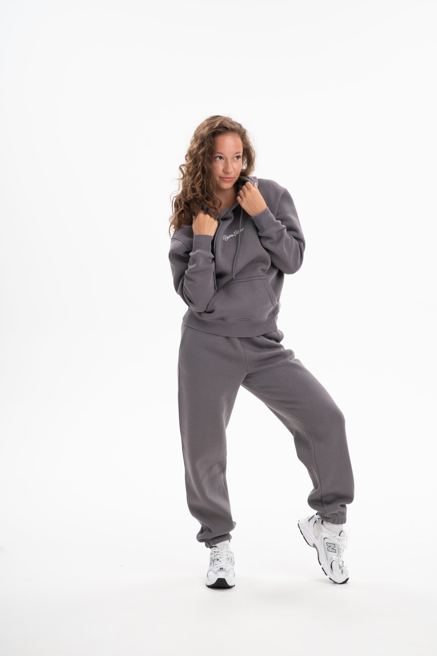 Спортен комплект за нея в графит