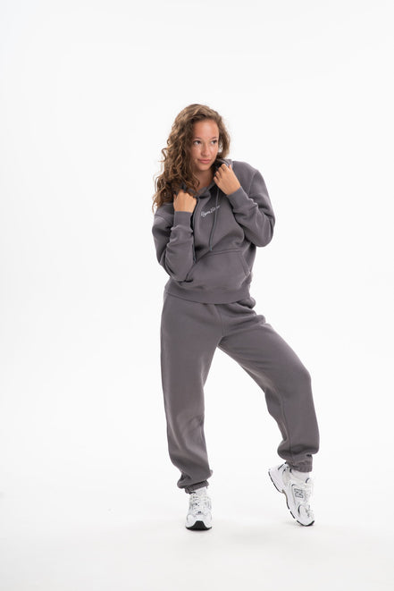 Спортен комплект за нея в графит